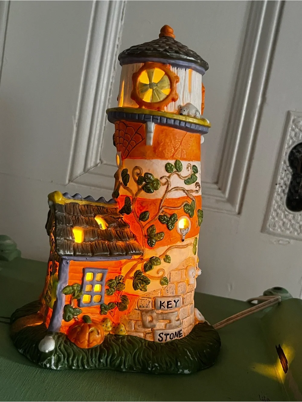 Widwest Halloween Cape Odd 19569-7 Ceramic Haunted Lighthouse Lamp